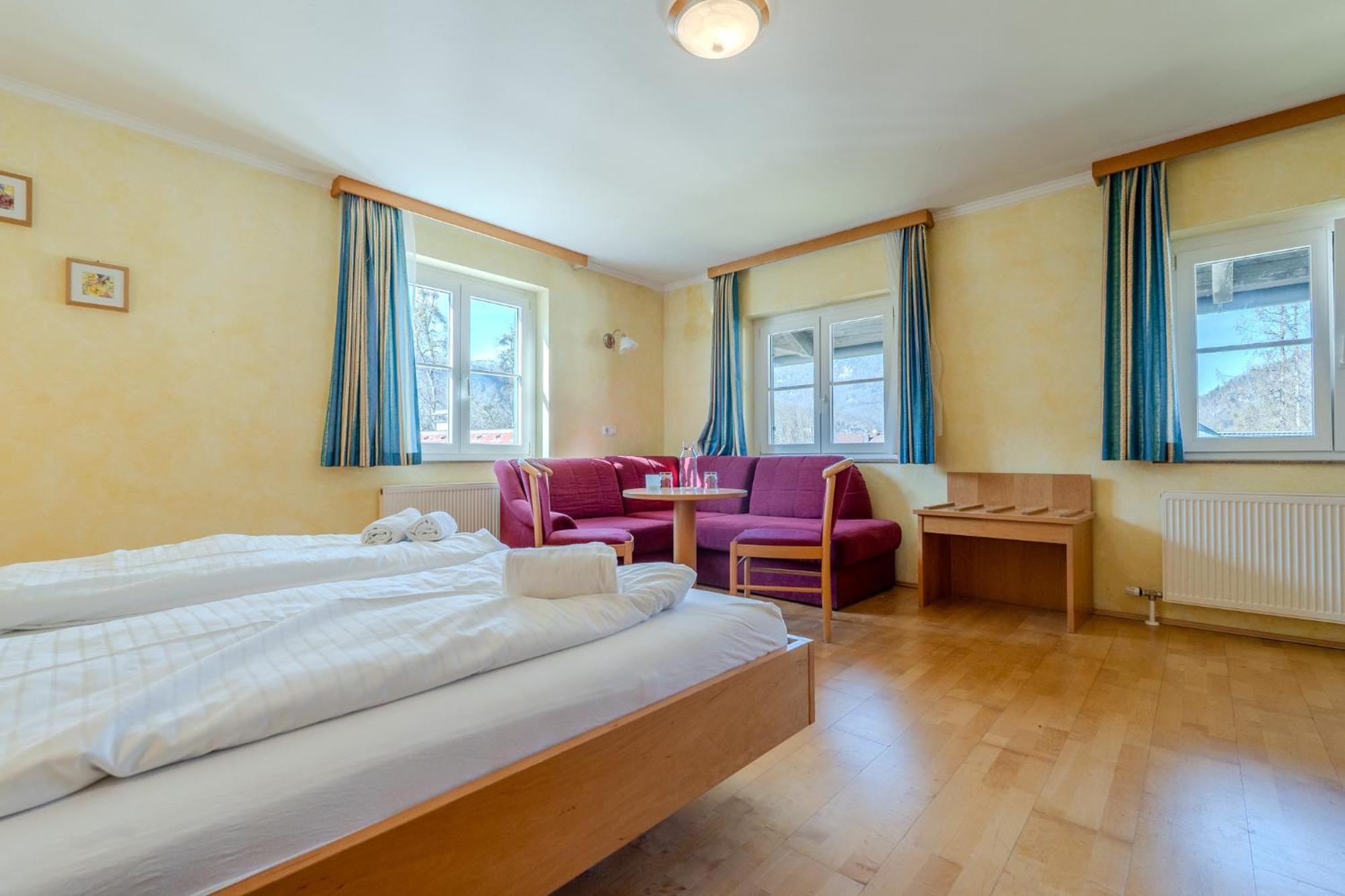 Whats-App Self-Check-In - Villa Maria Theresia Bad Goisern Room photo